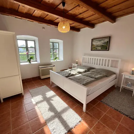 Apartment Veranda Porta Ordacsehi