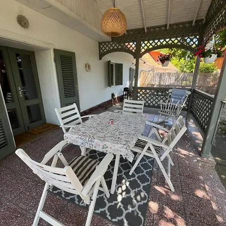 Veranda Porta Apartment Ordacsehi