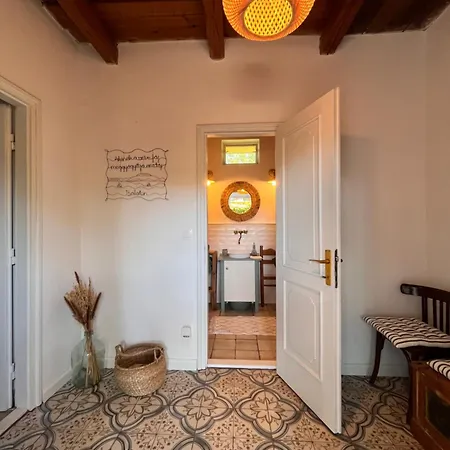 Veranda Porta Apartment Ordacsehi