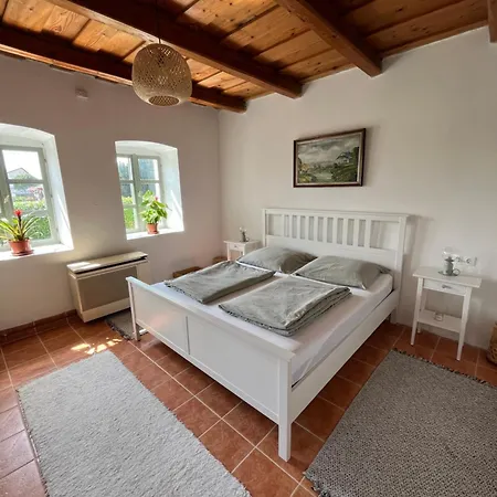 Apartment Veranda Porta Ordacsehi